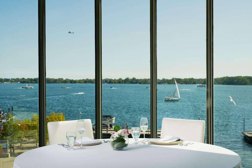 Radisson Blu Toronto Downtown 7